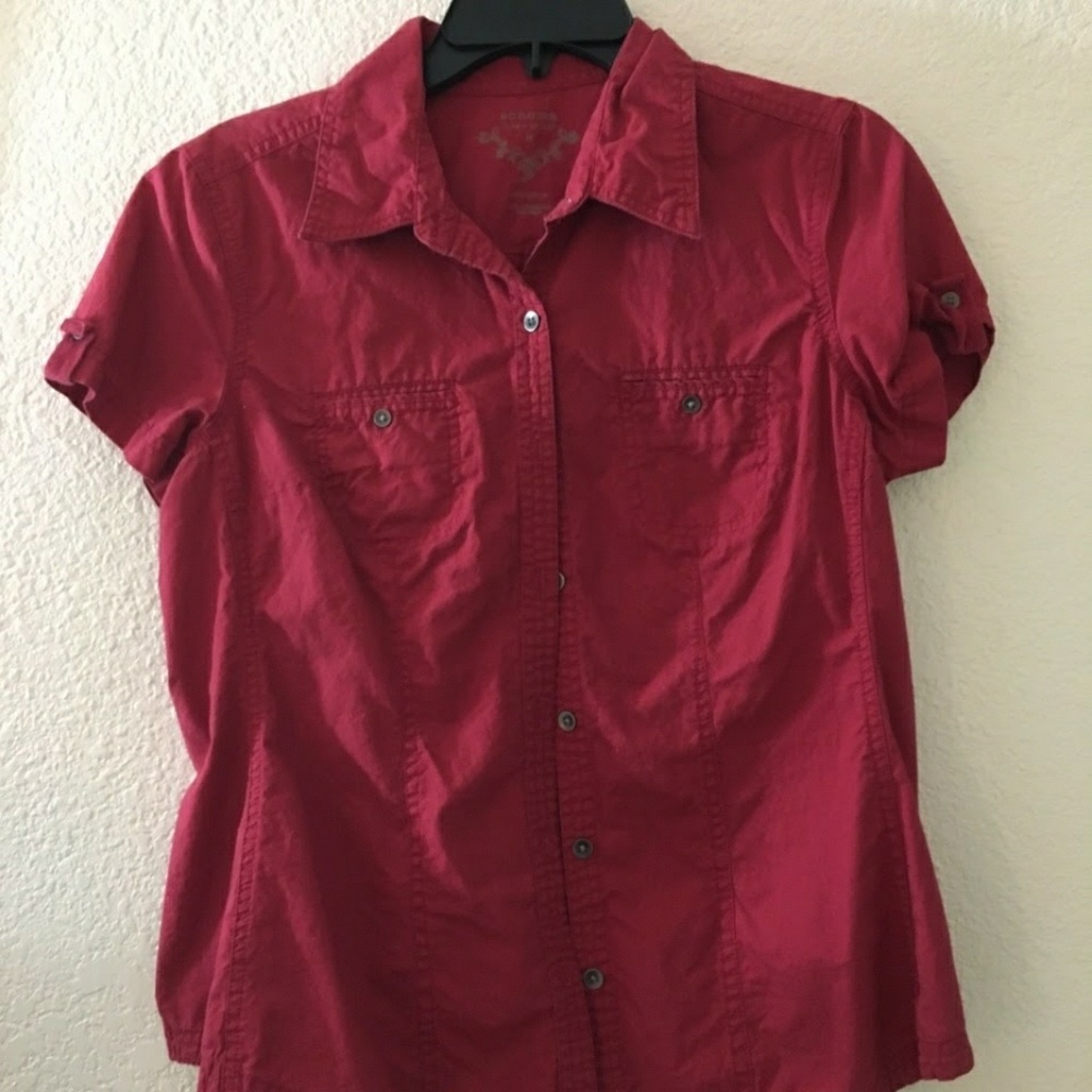Sz M Red button-up shirt